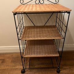 Shelving unit with wheels