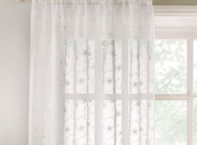 3 Extendable tension rods and 6 voile panels