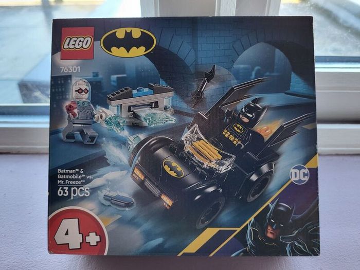 lego 76301 Batman & Batmobile vs Mr Freeze