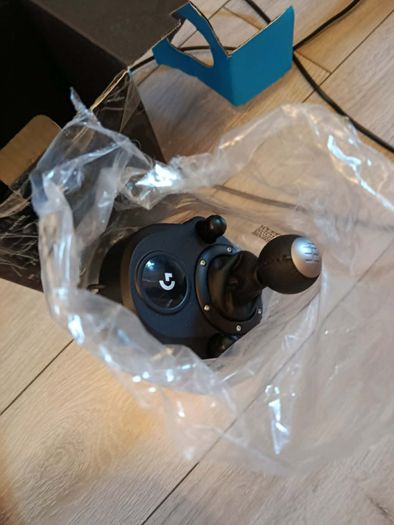 Logitech G29 Racing Wheel/Pedals + Driving Force Shifter