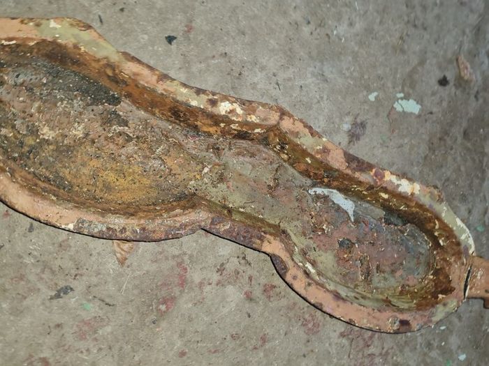 Cast Iron pot holder
