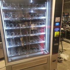 Crane multi snack vending machine