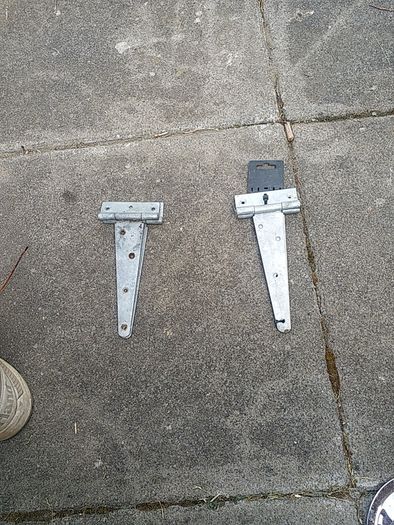 2 sets gate hinges 15 each 25 for both
