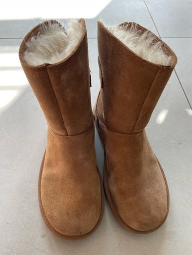 UGG Remora Buckle boot in chestnut suede with a wool lining size UK 3 brand New