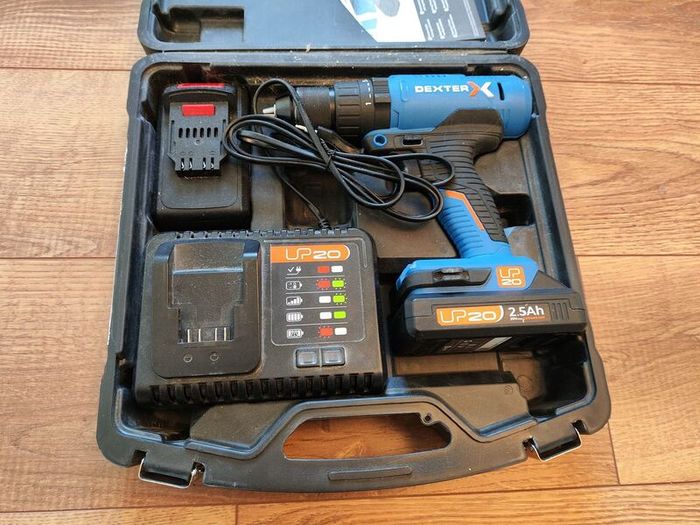 Dexter 20V Cordless Drill Set with 2x Batteries and Case