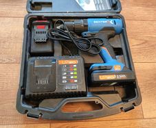 Dexter 20V Cordless Drill Set with 2x Batteries and Case