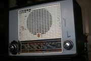 Antique Phillips Radio  In working order