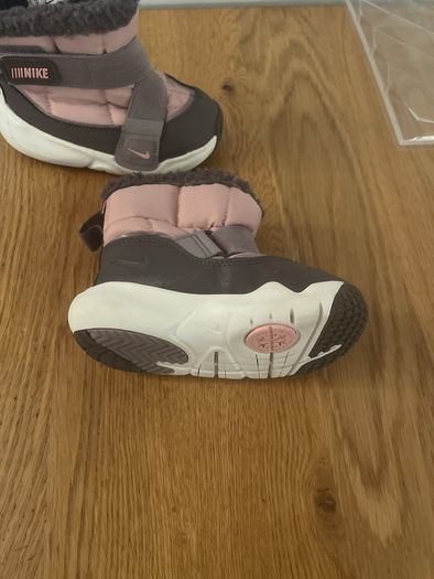 Nike toddler snow boots