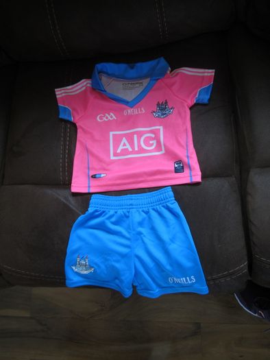 Dublin pink baby set..  0 -6 months