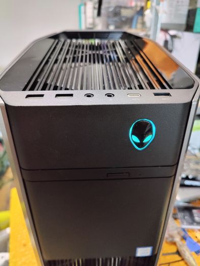 Alienware Gaming PC i7/16GB/Radeon 8GB/1TB SSD/Wifi/W11