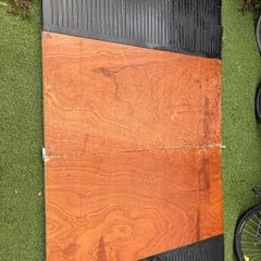 free weightlifting platform