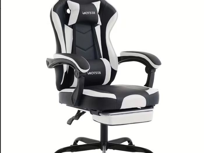 Gaming chair with footrest