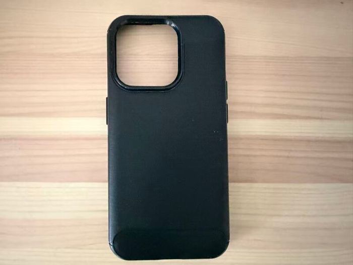 Olixar Sentinel iPhone 15 Pro Case (Black)