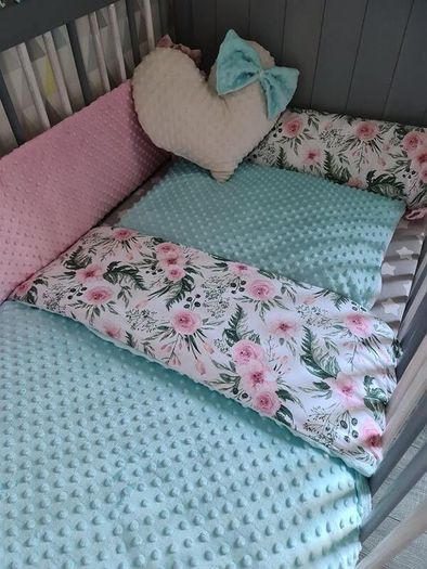 Baby Girl Cot Bedding, Barely used, perfect condition NOT THE BED, PLEASE READ DESCRIPTION.