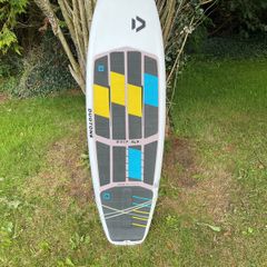 Duoton Whip kitesurfing board