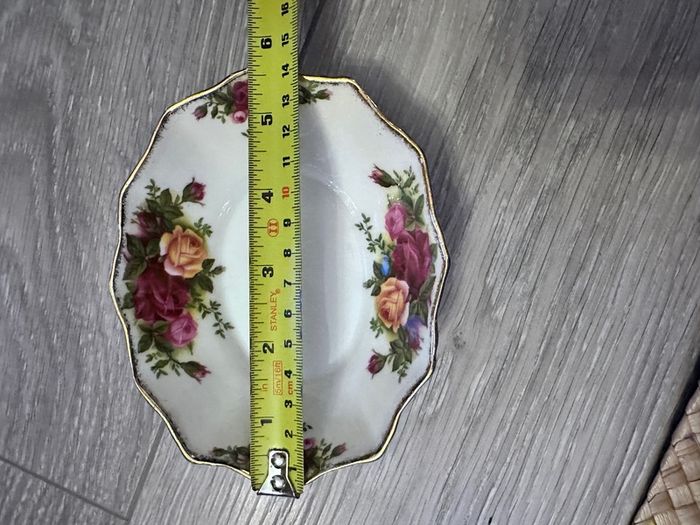 Royal Albert Old Country Roses Oval Sweet Dish