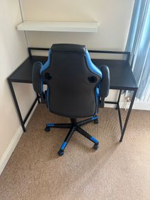 gaming chair and desk