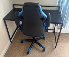 gaming chair and desk