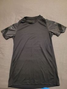 mens nike t shirt