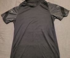 mens nike t shirt