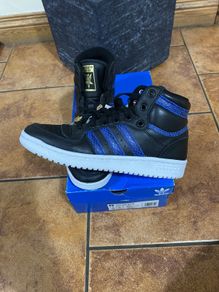 Adidas Trainers Hightop Adidas Original size 6.5 runners brand new