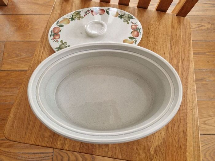 Wedgewood Quince Oval Casserole