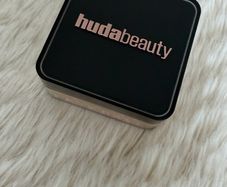 Huda beauty easy bake powder