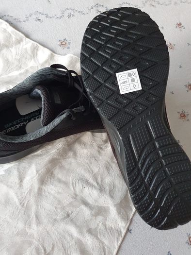 SKECHERS with memory foam - size 7