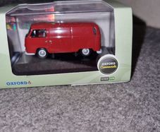 Oxford Die-cast Van Senegal red 1.76 Scale