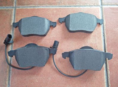 Audi A4 (B6 B7) A6 (C5 C6) VW Passat B5 B5.5 Seat Exeo Skoda Superb FRONT Brake Pad Set