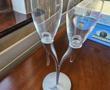 champagne glasses for 2