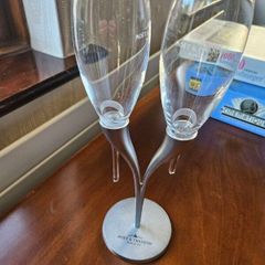 champagne glasses for 2