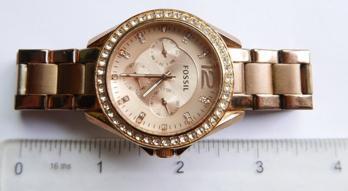 Fossil ES2811 Women Stainless Steel Analog Dial Quartz Genuine Wrist Watch (fresh battery)