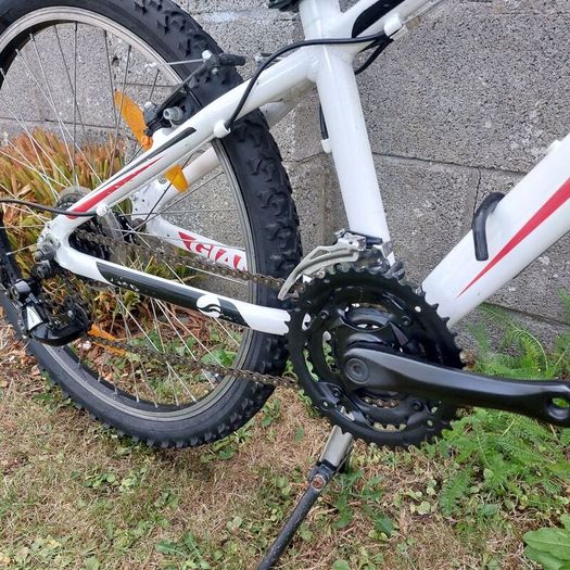 Giant XTC JR 24" wheel kids bike - kids aged 7-12 years old - Excellent condition - Mountain bike