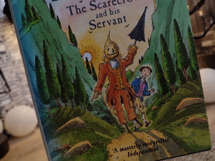 The Scarecrow And His Servant ! by Philip Pullman ! Hardcover ! 2004 ! by Doubleday !