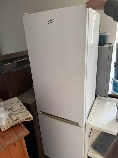 Beko CFG1571W Fridge Freezer White