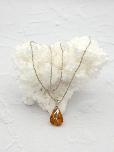 Vintage 925 Sterling Silver & Natural Baltic Amber Necklace