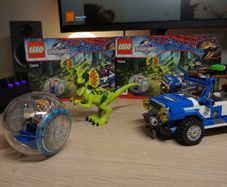 LEGO Jurassic World Dilophosaurus Ambush Complete Set (75916)