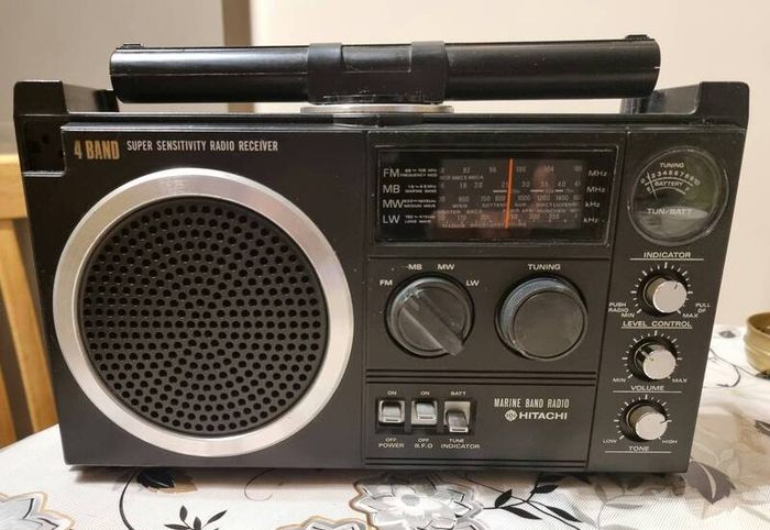 Multi Band Radio Working Hitachi KH-1170E, sale as parts, need service, working.