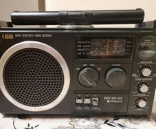 Multi Band Radio Working Hitachi KH-1170E, sale as parts, need service, working.