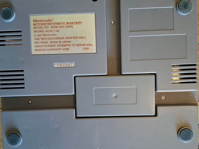 Nintendo NES Action Set Console  Complete In Box w/ Mario Duck Hunt & Zapper