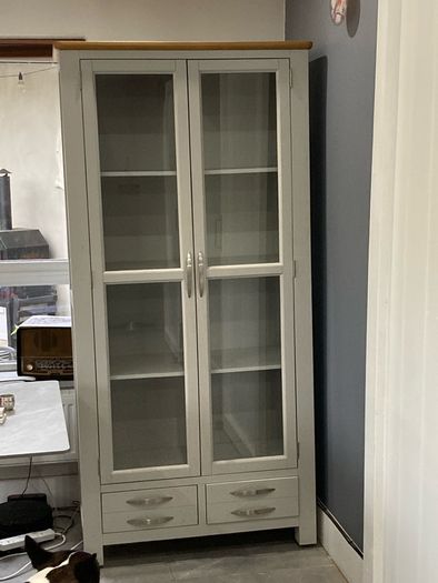 display cabinet