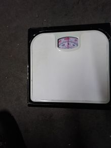 Bathroom scales