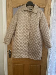 Ladies Cream Classic Diamond quilted pattern