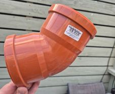 Corner piece drain pipe