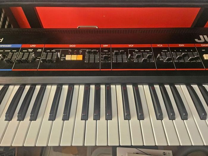 Roland Juno 60