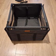 small dog / puppie small dog car crate (+ lead and jacket)