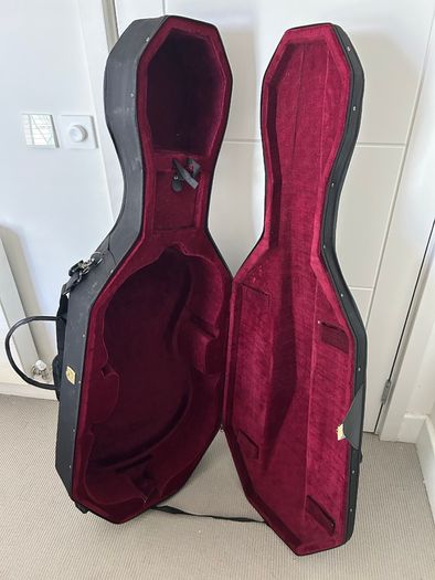 Hard case for 4/4 cello