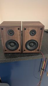 Bookshelf speakers walnut finish