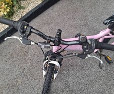 girls 24inch bike  lovely bike some rust